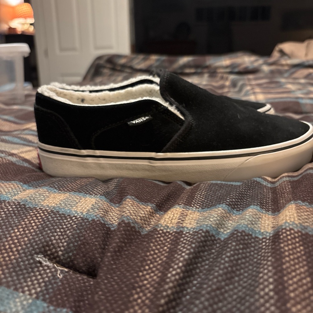 Women’s Size 8 Vans Black Slip-On Mules with White Sherpa Lining - Picture 4 of 5